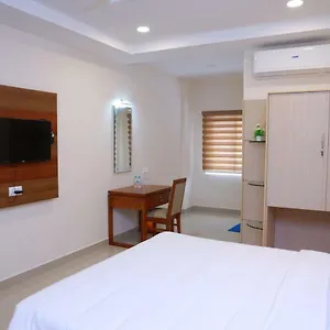 Hotel Moriah Pala, Pullappalli